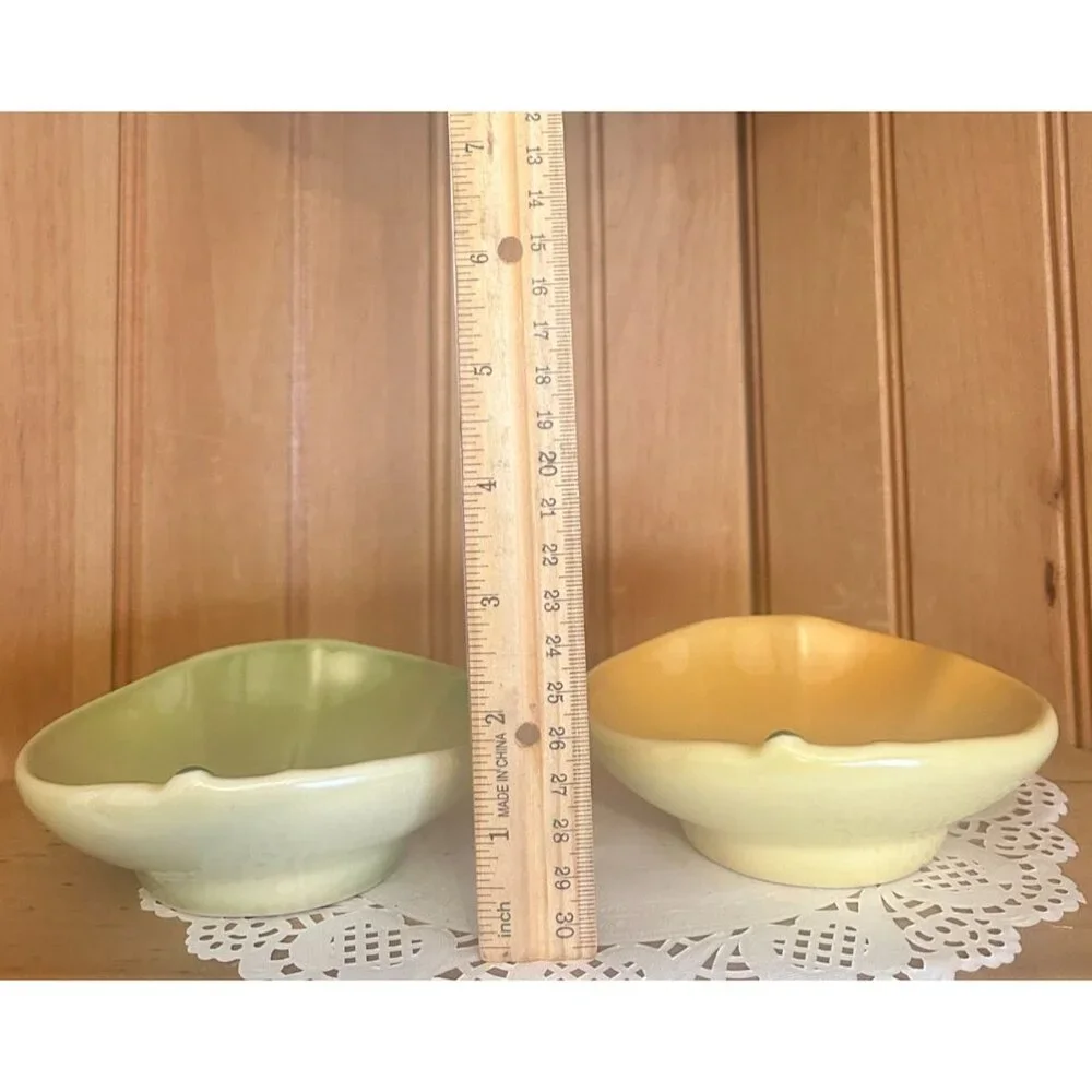 Set of 2 Williams Sonoma Tomato-Themed Ceramic Bowls Green Yellow Dips Appetizer